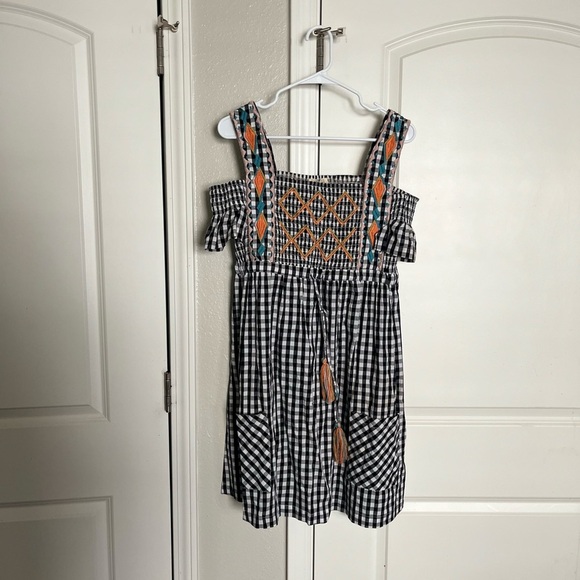 🔴 CLEARANCE
Stylish Off-Shoulder Checkered Dress with Embroidery - Picture 2 of 4